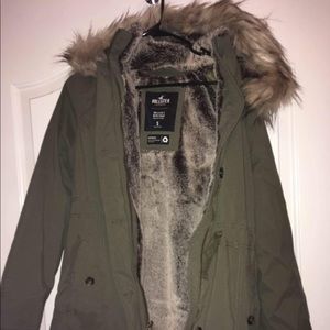 Winter coat Hollister size small still has tags!
